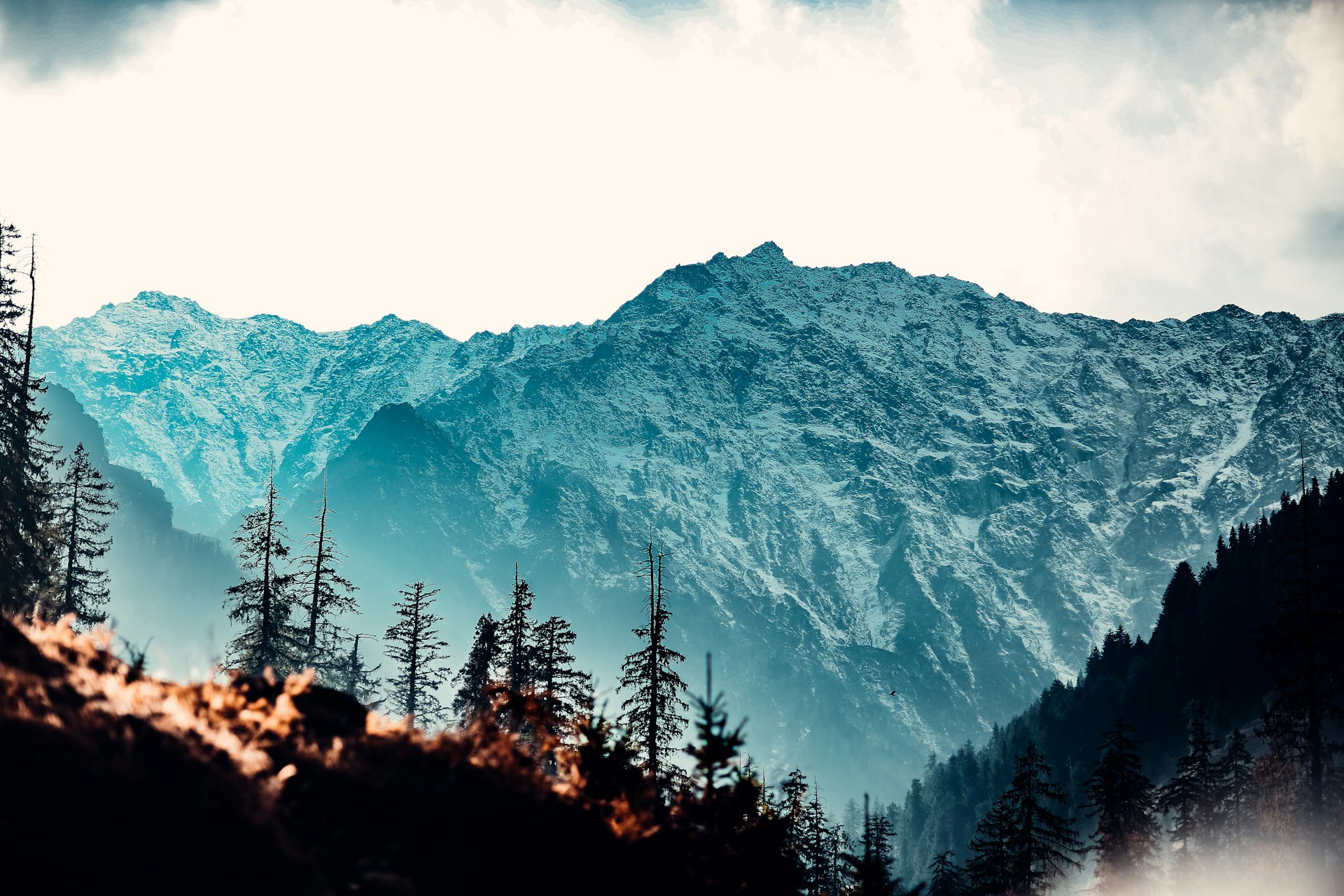 Snow-covered Rohtang Pass with mountain peaks